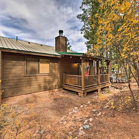 Trail Access Pet-Friendly Cabin In Show Low!