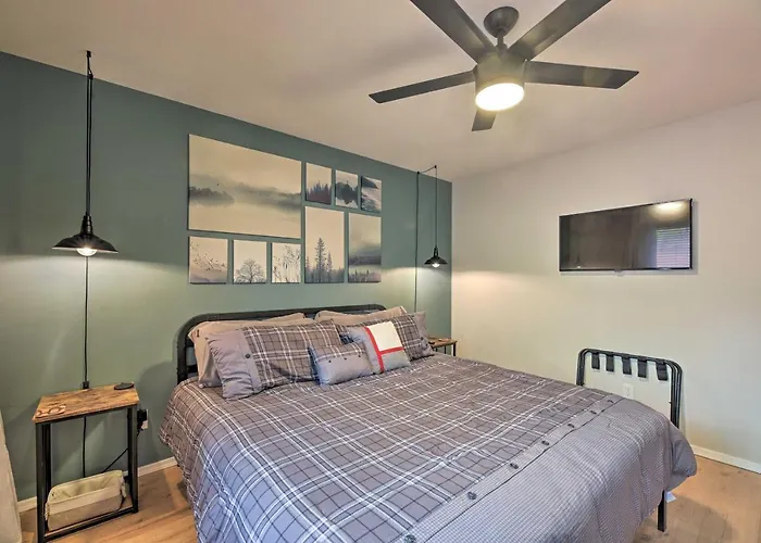 Trail Access: Pet-friendly In Show Low! *